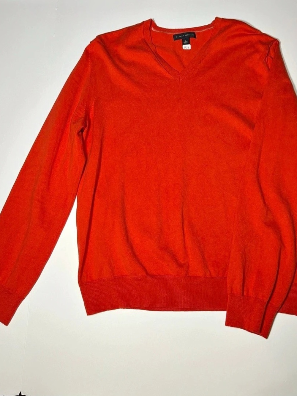 Banana Republic V-Neck Sweater in Orange Size Medium Like New